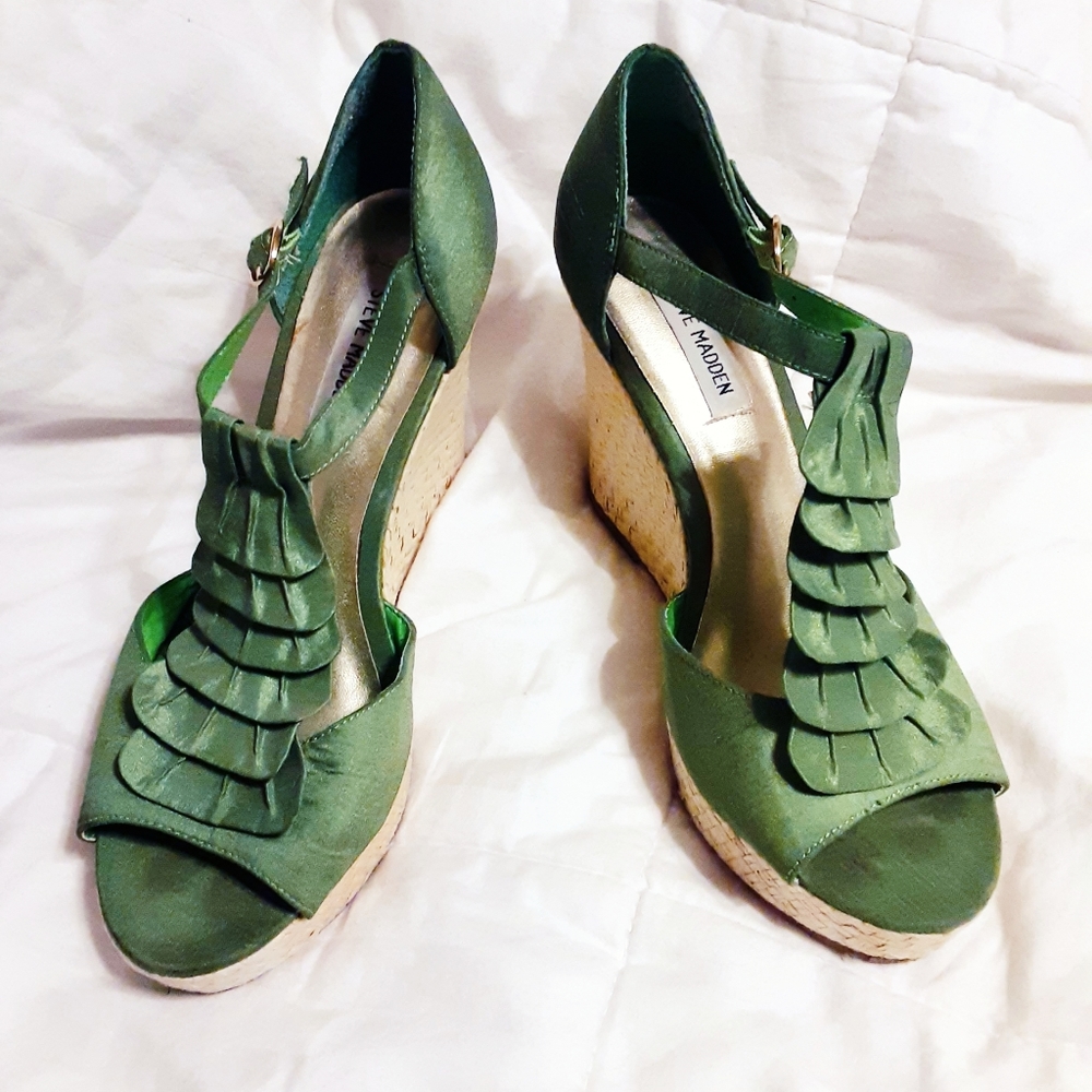 Steve Madden Ruffle Wedge Platforms - Picture 9 of 16
